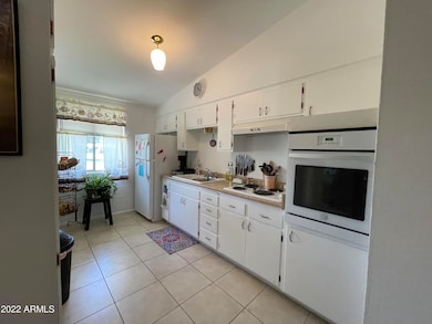 5C63D272-87D8-4E23-B827-73128F39F734