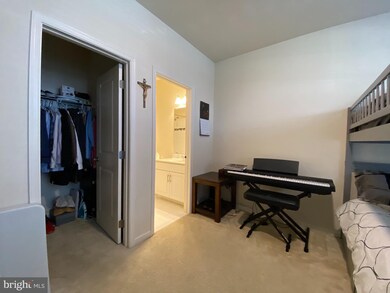 22474 Cambridgeport Square, Ashburn, VA 20148 - photo 2