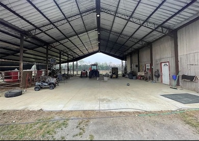 Wonderful 80 x60 Steel Barn w/ 4 stalls, living quarters, tack room.