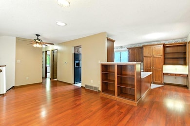 3914 Heritage Rd, Cedar Falls, IA 50613 - photo 3