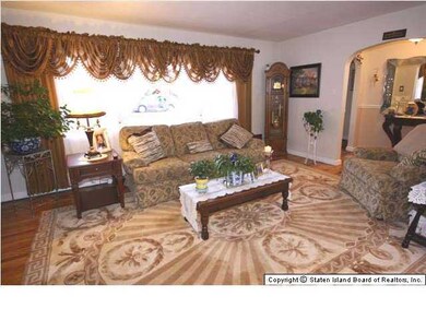 121 Cheshire Place, Staten Island, NY 10301 - photo 3