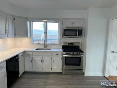 41 Kipp Ave unit 2, Elmwood Park, NJ 07407 - photo 6