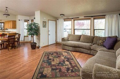 2940 SW Salmon Ave, Redmond, OR 97756 - photo 5