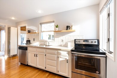 8 Tilton St, Newburyport, MA 01950 - photo 7