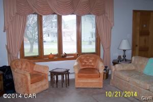 412 N Nescopec St, Tamaqua, PA 18252 - photo 3