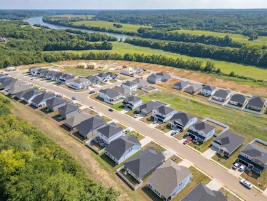 1263 Bluffton Cir, Clarksville, TN 37043 - photo 2