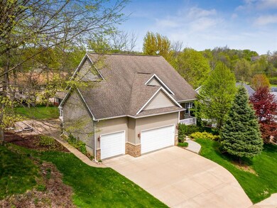 1802 Aaron Dr NW, Cedar Rapids, IA 52405 - photo 2