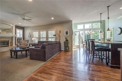 5645 Lakecrest Dr, Shawnee, KS 66218 - photo 3