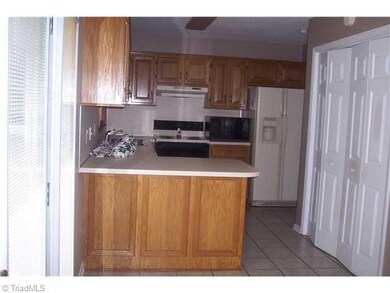 2246 Cedarwood Ct, Asheboro, NC 27205 - photo 4