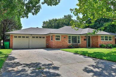 1212 Magnolia St, Gainesville, TX 76240 - photo 3