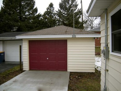 1425 Herrick Ave NE, Grand Rapids, MI 49505 - photo 2