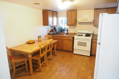 Kitchen 2 Bedroom