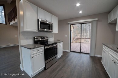 334 Somerset Dr, East Stroudsburg, PA 18301 - photo 5