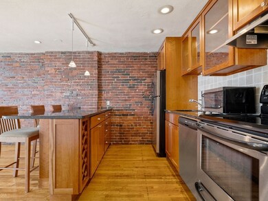 386 Commercial St unit 4A, Boston, MA 02109 - photo 5