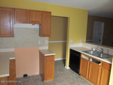 7974 Cherry Blossom Dr S, Jacksonville, FL 32216 - photo 4