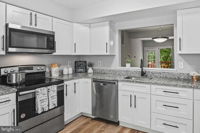 11623 Summer Oak Dr, Germantown, MD 20874 - photo 3