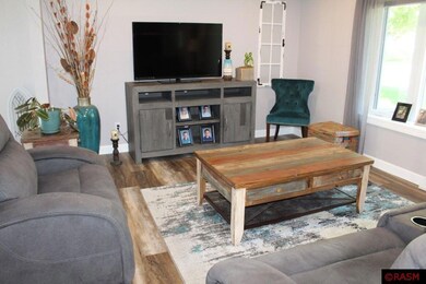 1221 Maplewood Dr, New Ulm, MN 56073 - photo 6