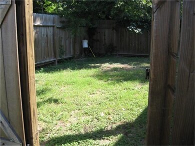 1046 Junell St unit B, Houston, TX 77088 - photo 6