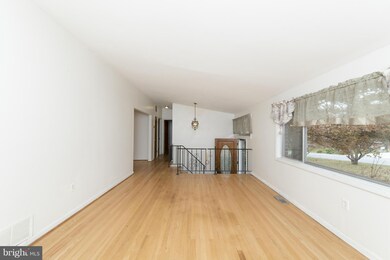 6204 Rolling View Dr, Sykesville, MD 21784 - photo 4