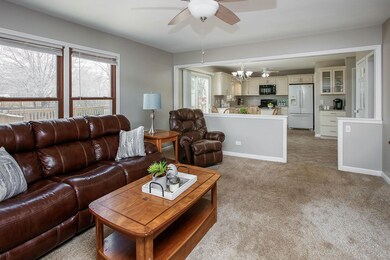 65 Venetian Way Cir, Wheaton, IL 60189 - photo 7