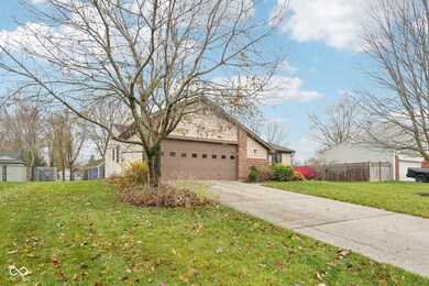 609 S Sunblest Blvd S, Fishers, IN 46038 - photo 3