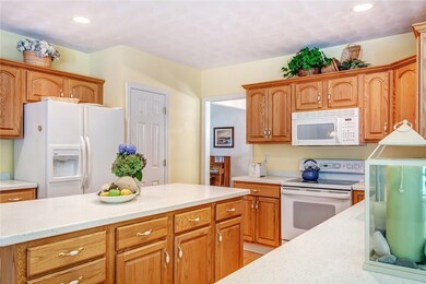 156 Fieldstone Ln, Saunderstown, RI 02874 - photo 7