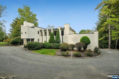 8 Vanderbilt Dr, Livingston, NJ 07039 - photo 2