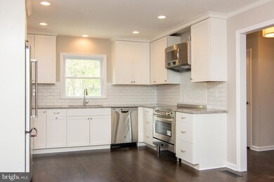 5908 Forest Ct, Sykesville, MD 21784 - photo 7