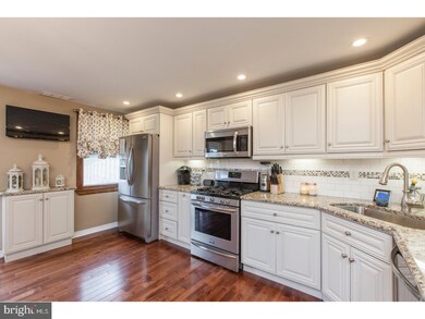 817 Surrey Ln, Glenolden, PA 19036 - photo 7