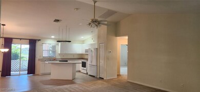 850 Woodridge Cir, Fort Myers, FL 33913 - photo 2