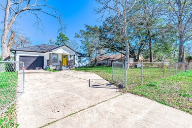 6502 Frisco St, Houston, TX 77022 - photo 2