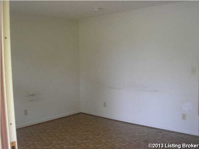 5510 E Manslick Rd, Louisville, KY 40219 - photo 3