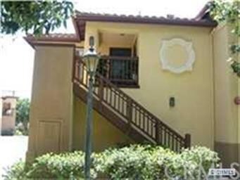 Private Entrance & Balcony