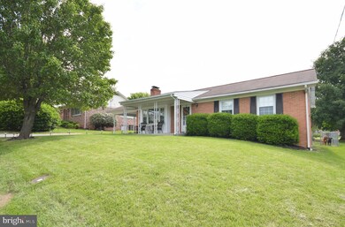 367 Royal Ave, Strasburg, VA 22657 - photo 3