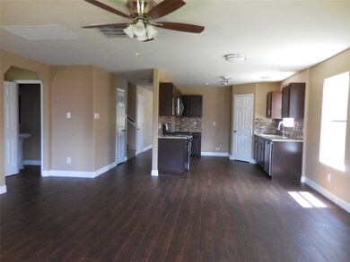 8819 Stratfield Ln, Houston, TX 77075 - photo 7