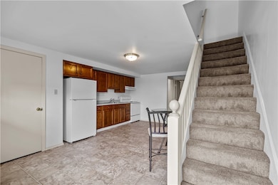 435 Walde St, Pittsburgh, PA 15210 - photo 4