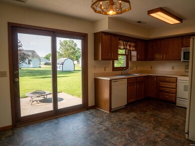 2043 Duncan Dr, Huntington, IN 46750 - photo 7