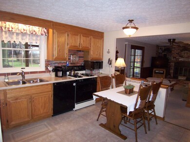 1663 Evinrude Ave, Columbus, OH 43229 - photo 2