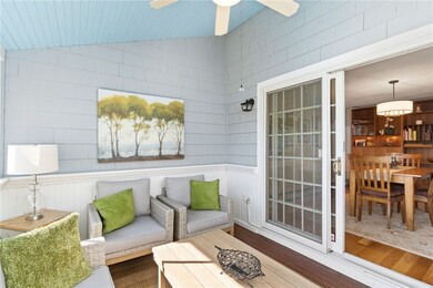 Lovely 3 season room