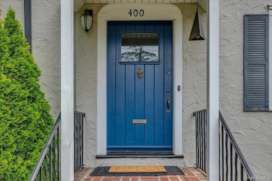 400 Manor Ridge Rd, Pelham, NY 10803 - photo 2