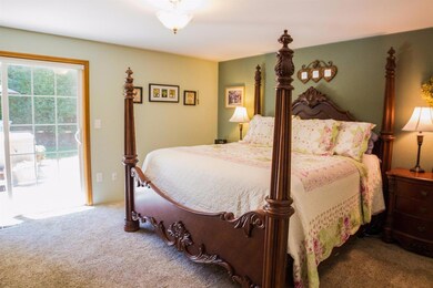 1360 Foxwood Dr, Medford, OR 97504 - photo 4