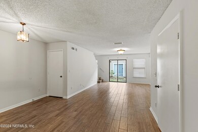 4607 Crib Ct, Jacksonville, FL 32210 - photo 3