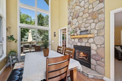 06_6320LakewoodPointeDrive_97002_Sunroom