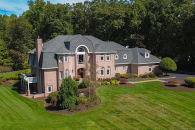 40 Whispering Hollow Ct, Cheshire, CT 06410 - photo 2
