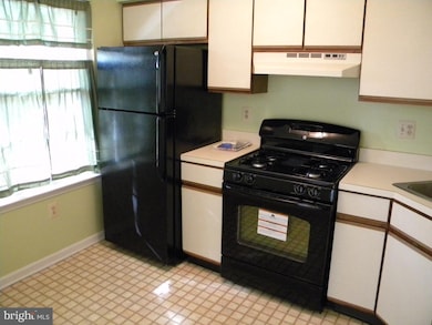 230 Mill Run Ct, Hightstown, NJ 08520 - photo 6