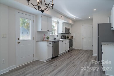 1242 Winding Path Rd, Clover, SC 29710 - photo 5