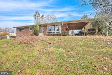 1074 Lumber St, Middletown, PA 17057 - photo 2