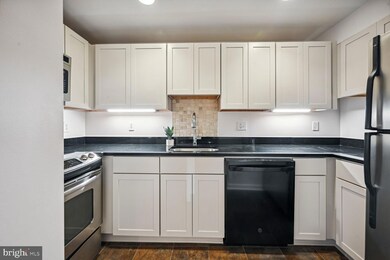 2627 Adams Mill Rd NW unit T4, Washington, DC 20009 - photo 4