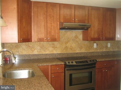 9281 Chadburn Place, Montgomery Village, MD 20886 - photo 7