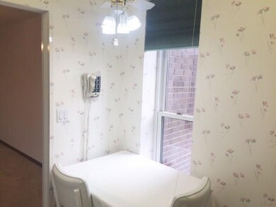 Enough space for small breakfast nook